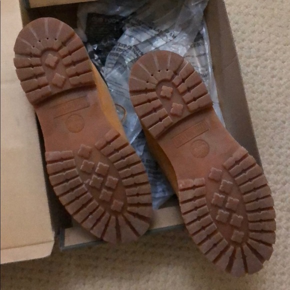Classic Timberland Waterproof Boots - Picture 7 of 8